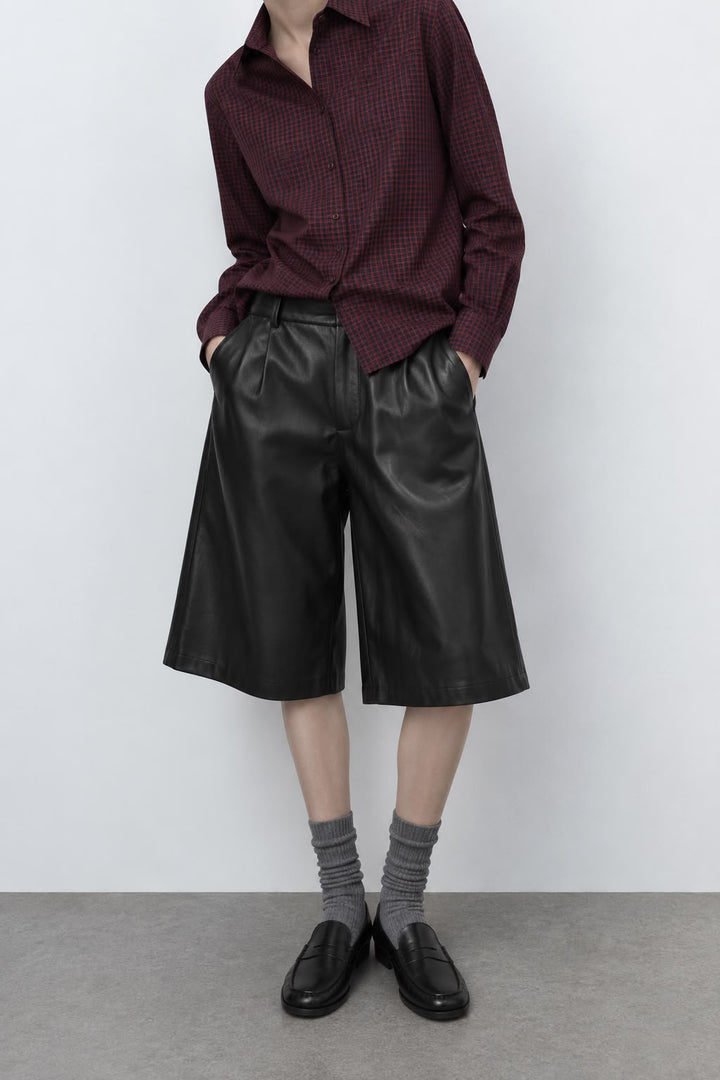 DEXTER BERMUDA SHORT - BLACK LEATHER